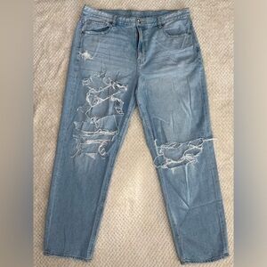 American Eagle Mom Straight Jeans